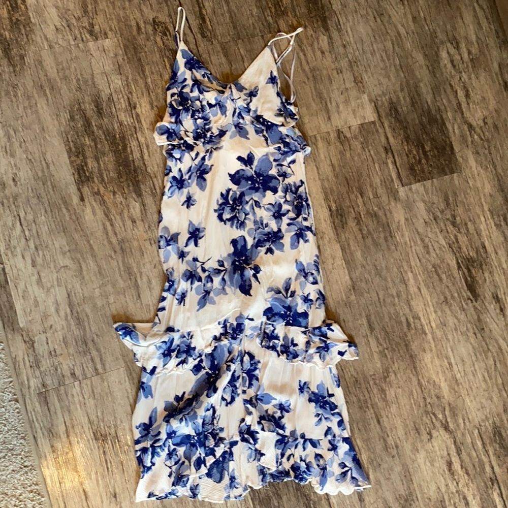 Lulus Blue & white floral dress - Size - Small